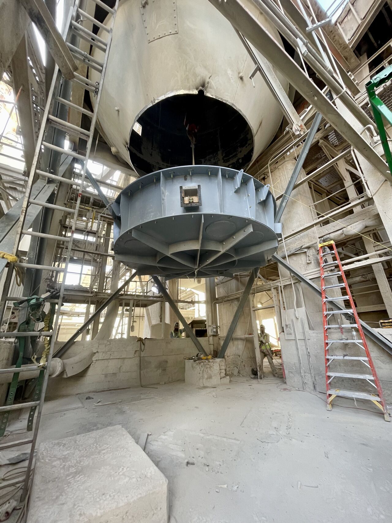 Kiln Feed System — Section Positioned Below The Bin (3/18)